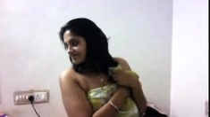 Amateur Indian Desi Masturbation On Webcam